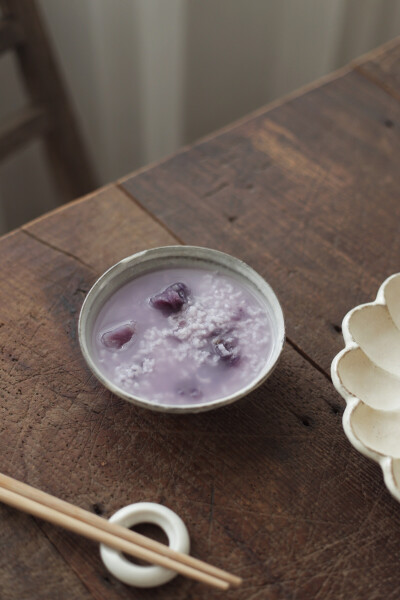 紫薯粥/凉拌木耳/菜脯煎蛋/蟹味菇炒小青菜 ​​​