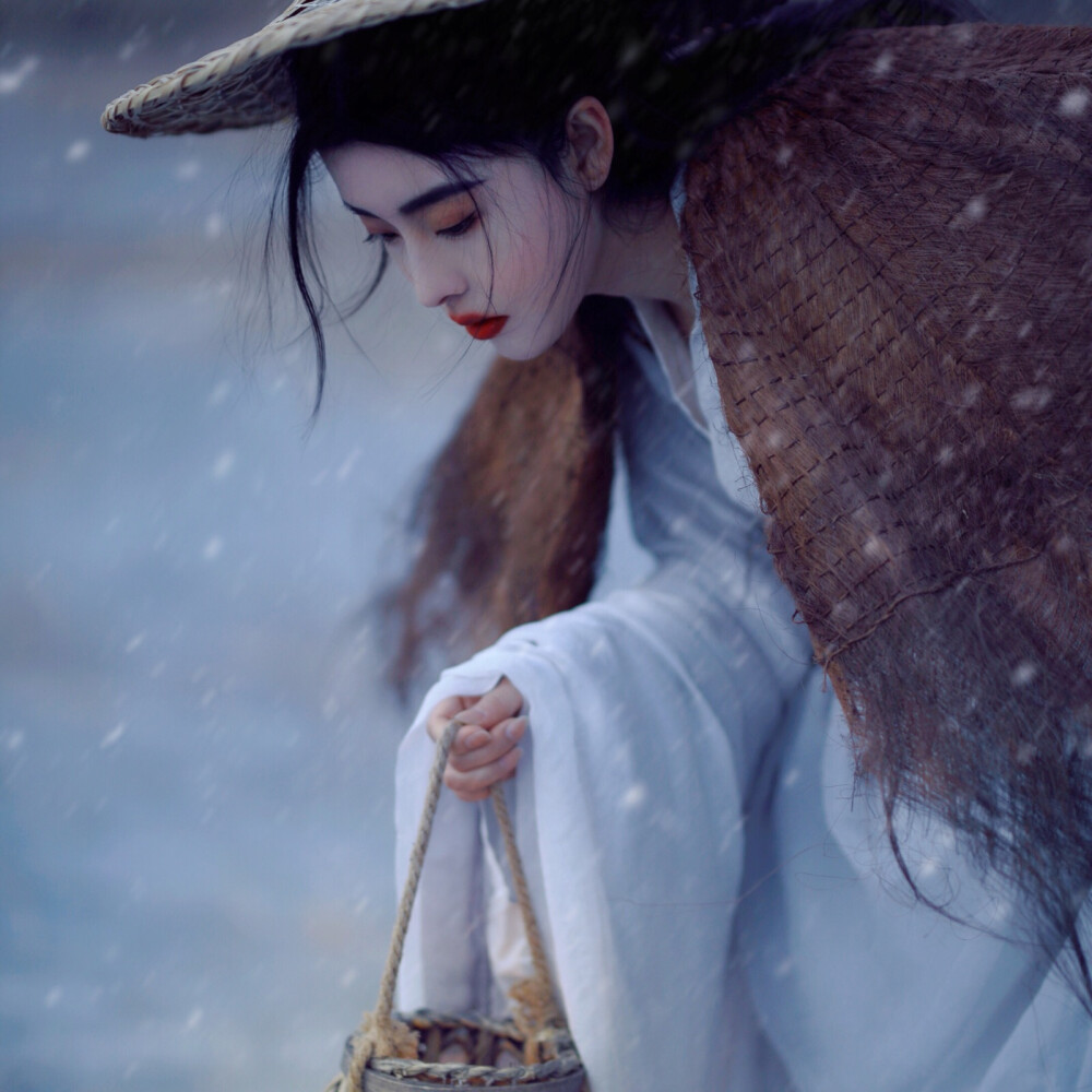 野洵真人古风女