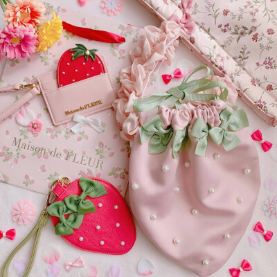 Maison de FLEUR 杂货新作
STRAWBERRY PARTY ✨ 3月2日发售 #少女资讯# ​​​