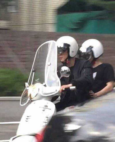 灿白
