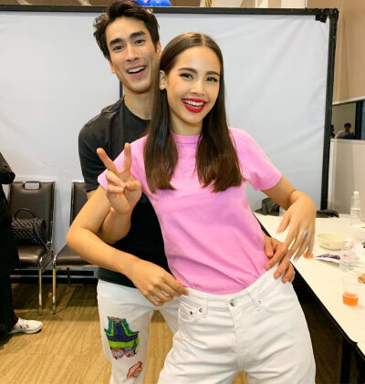 Yaya Urassaya Sperbund-Barry Nadech Kugimiya/naya