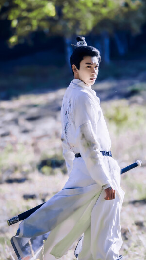 东宫  陈星旭  李承鄞