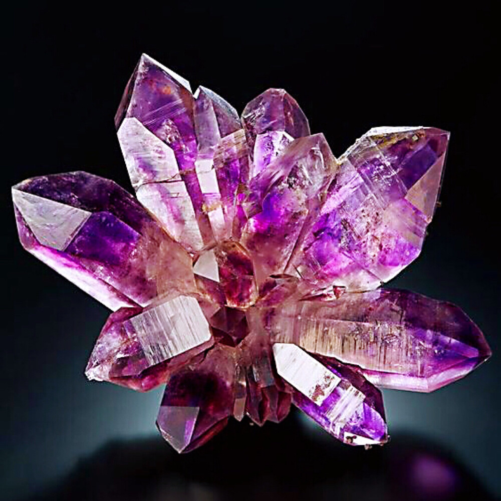  紫水晶 Amethyst 大晶簇 ???