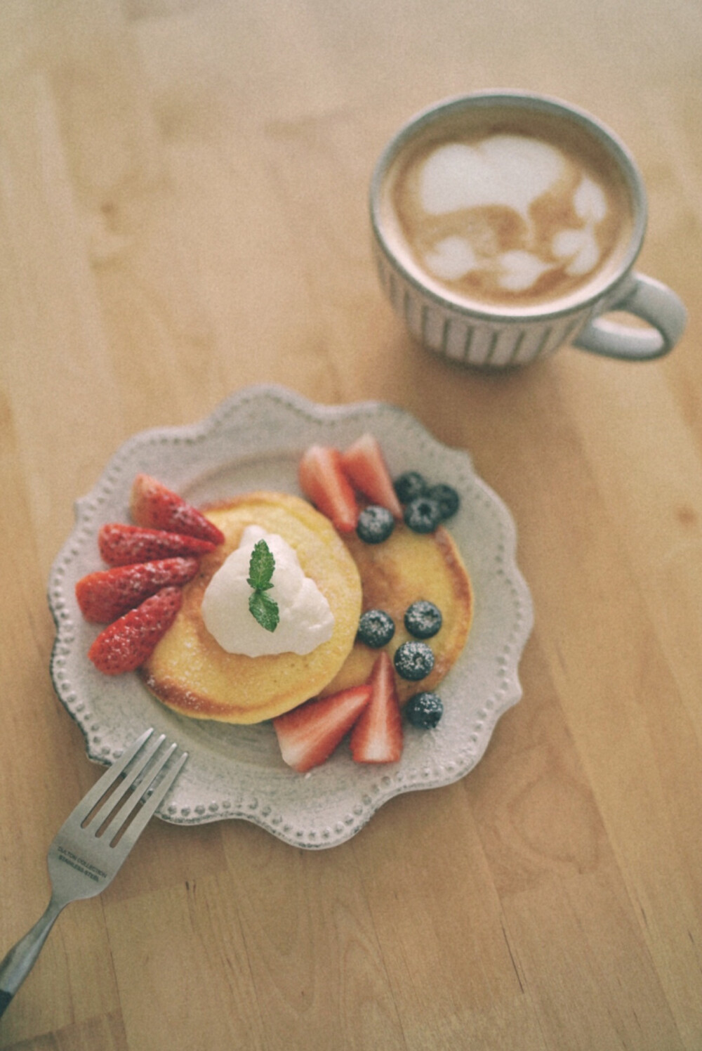 “不去羡慕别人的生活，也不将就自己的人生。”