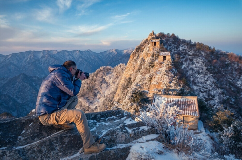 终年雪色郁郁晴