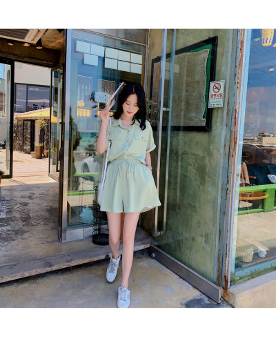 时髦ins套装2019夏季新款韩版女装复古贝壳扣衬衫+阔腿短裤两件套