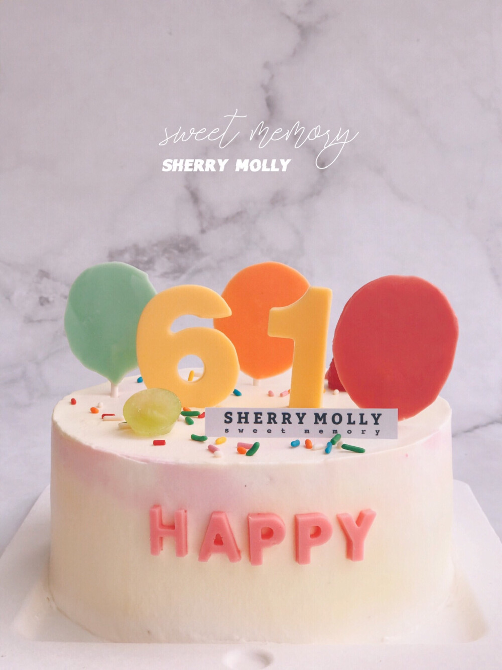 #SHERRY Molly家の下午茶#—『红丝绒cake』老客人订的cake 庆祝61～想要可爱有气氛哒 用了皮卡丘的黄色和胖丁的粉色装饰cake 上面做了巧克力气球 大小孩儿也过六一呀～