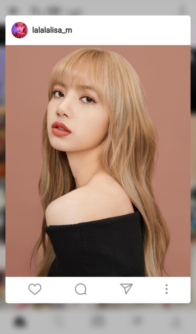 blackpink的Lisa人间芭比
ins美图头像壁纸背景图