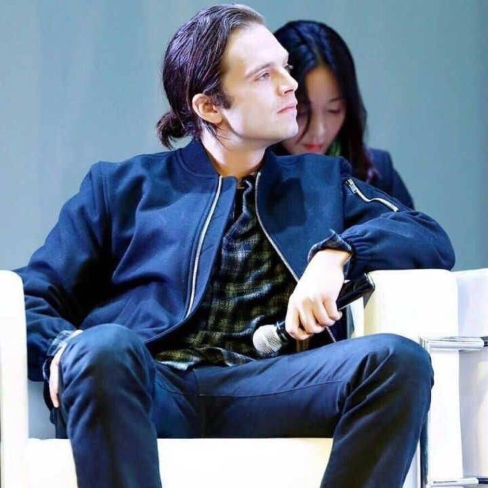 Sebastian Stan 384//水果宾治
火星救援在清华大学宣传的一组图，真的神仙，侧脸绝美