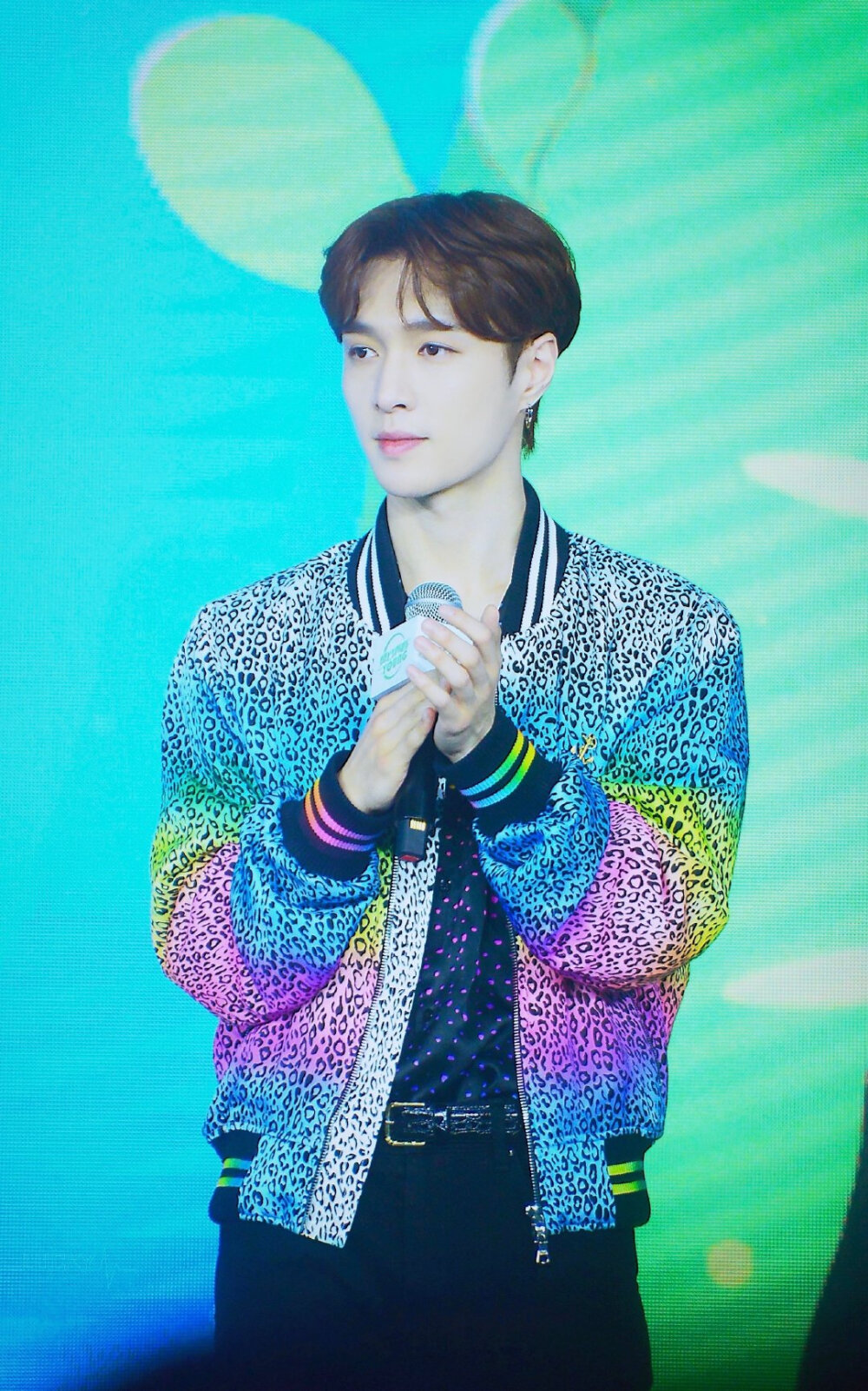 张艺兴❤
190601 大航海巡回演唱会发布会