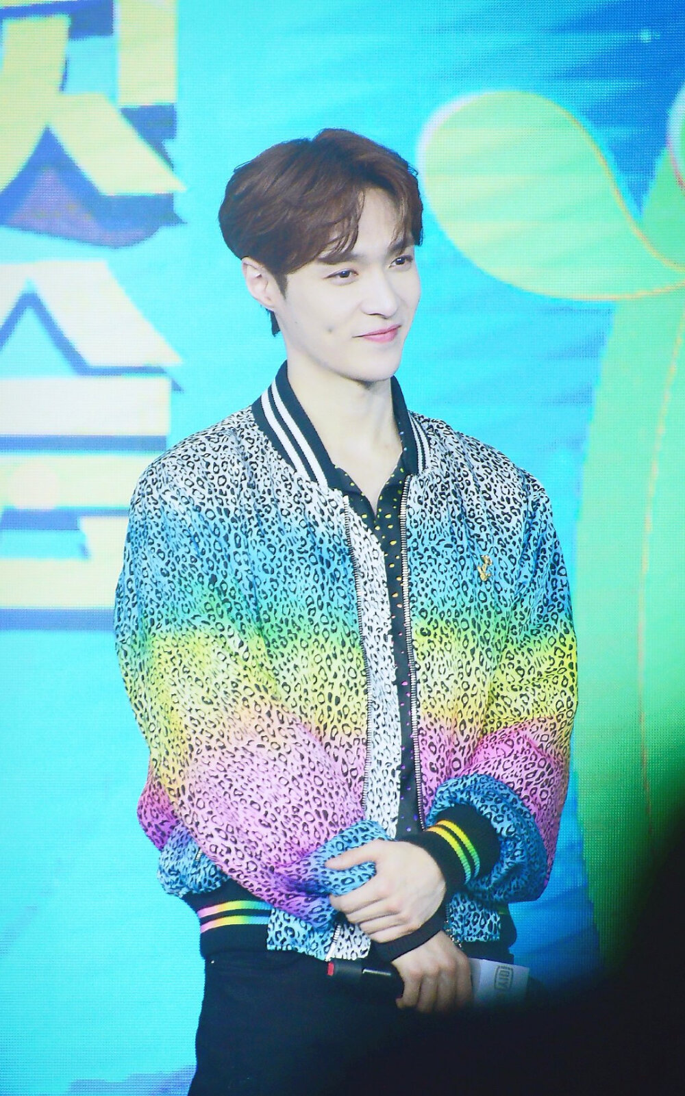 张艺兴❤
190601 大航海巡回演唱会发布会