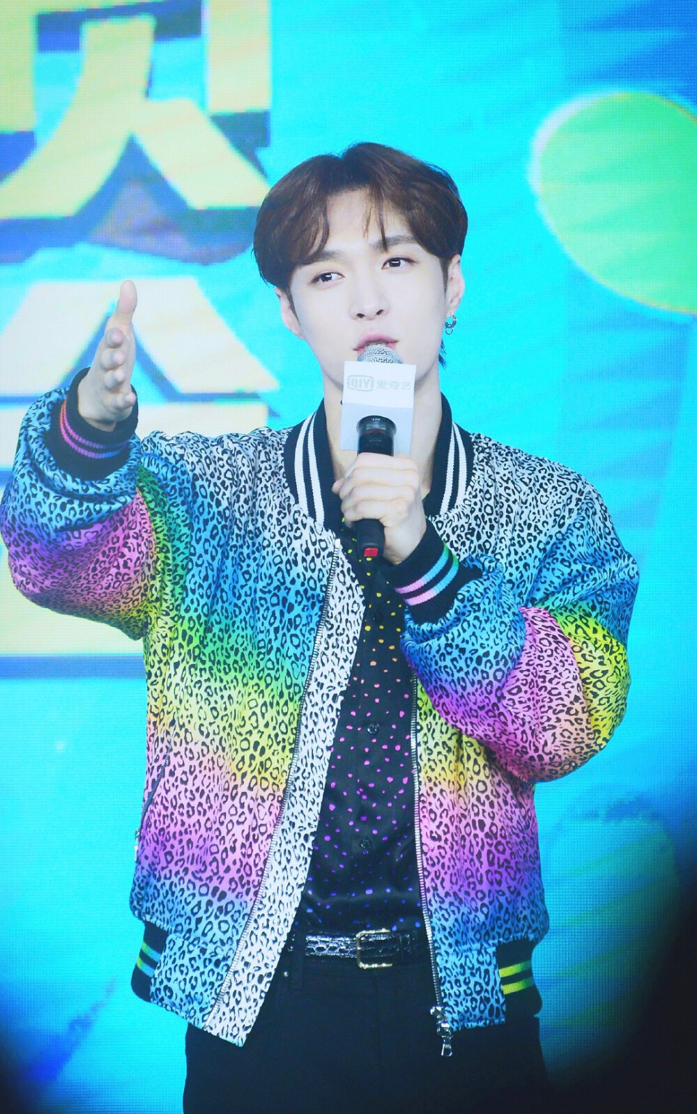 张艺兴❤
190601 大航海巡回演唱会发布会