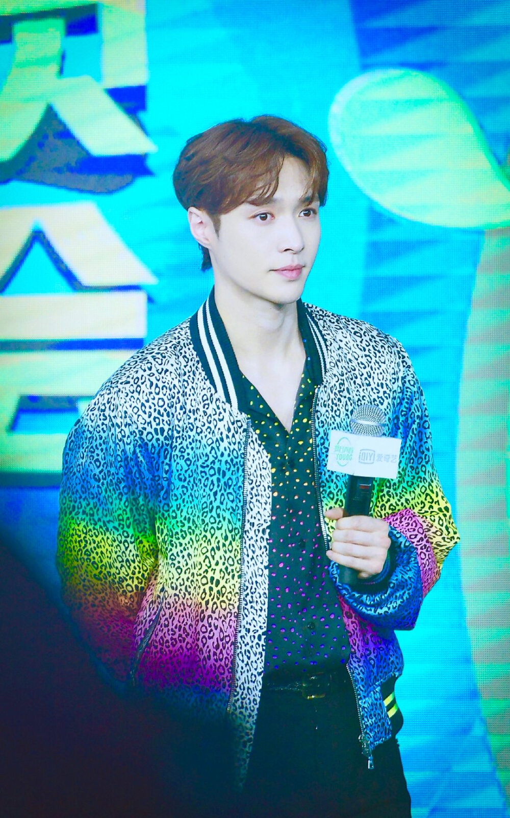张艺兴❤
190601 大航海巡回演唱会发布会
