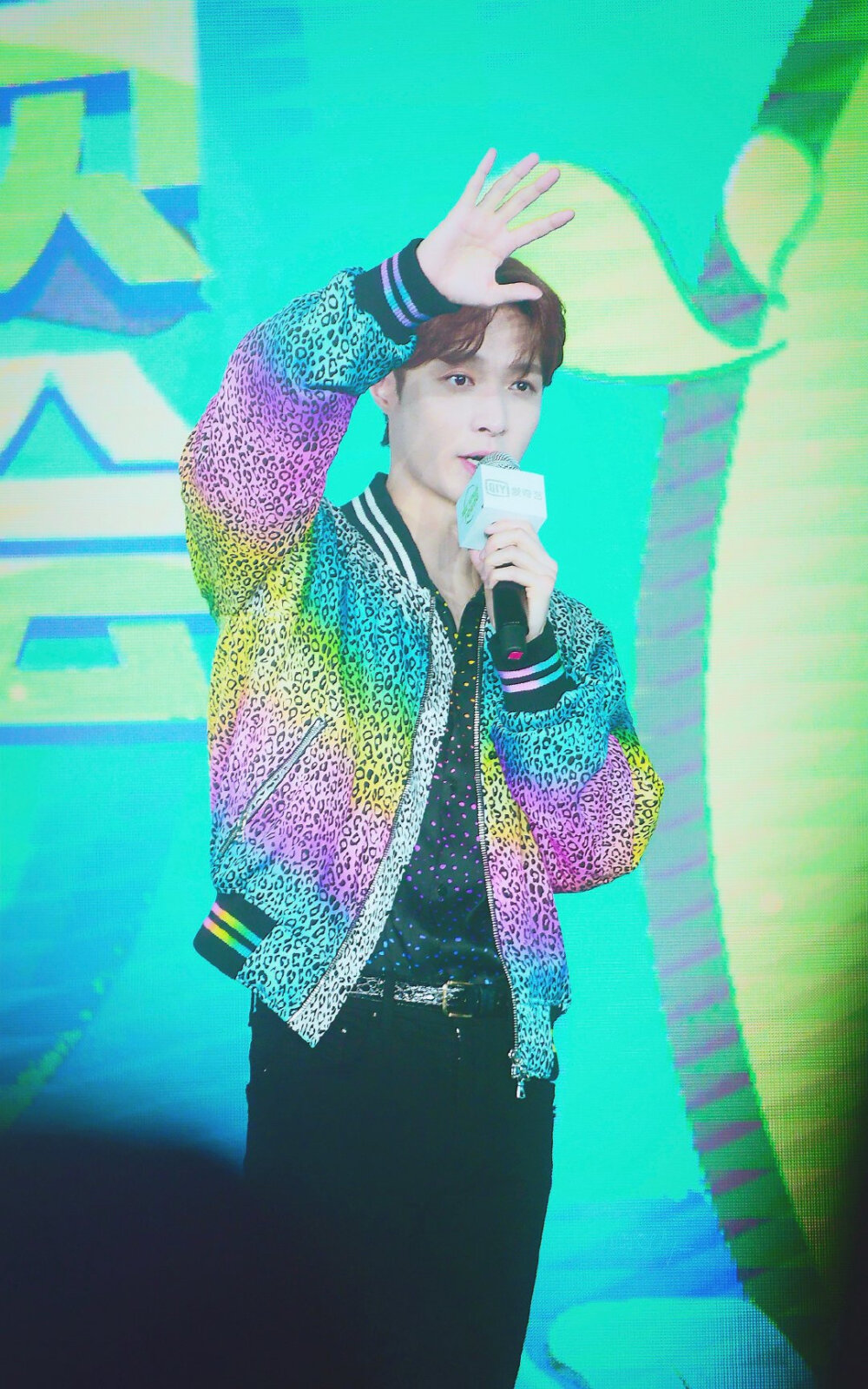张艺兴❤
190601 大航海巡回演唱会发布会