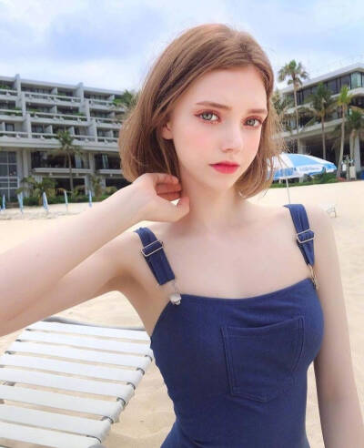 人间芭比
98年的乌克兰麻豆chuu chloe