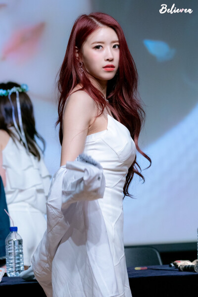 lovelyz 李美珠