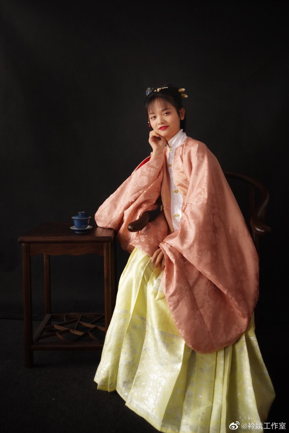 衿娥传统服饰明制竖领对襟天文补短衣