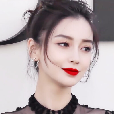 Angelababy 自修
原图gif来自微博侵权删
二传标注dt昕酱- or 徐小乐