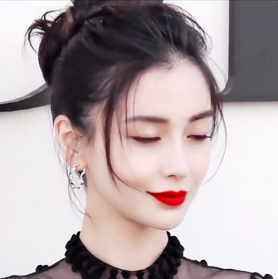 Angelababy 自修
原图gif来自微博侵权删
二传标注dt昕酱- or 徐小乐