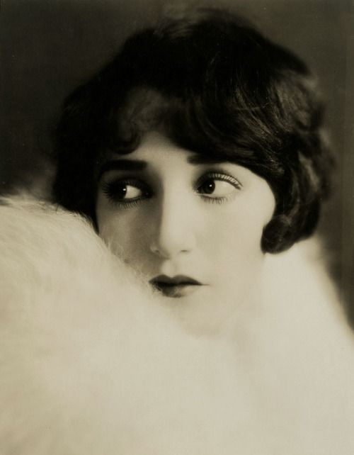 Flapper girl丨Bebe Daniels，1920年代美国演员、舞者、歌手 ​​​