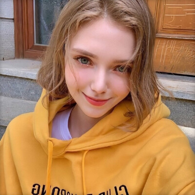 98年德国女孩 在韩国做模特 Chloe 简直就是真人芭比呀 ​​​