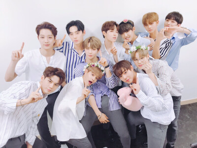 wannaone/