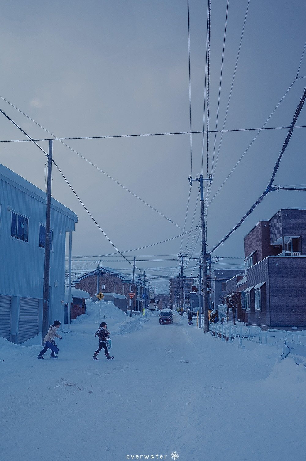 夕立の帰り道 ​​​
冬天的小樽，有点阴郁的冷色调