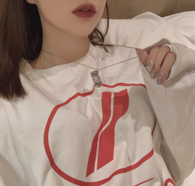 女头诗梦瑶