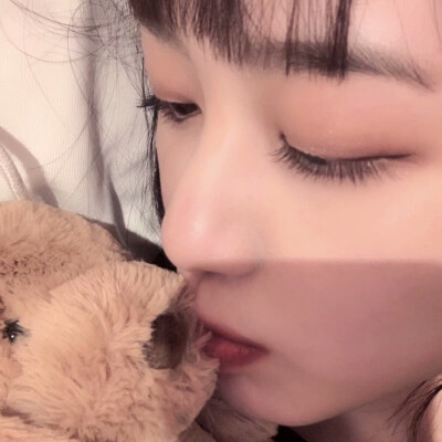 爱是在一次又一次的难过和失望中消磨殆尽的