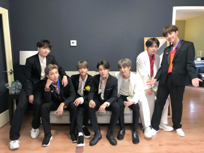 BTS 防弹少年团 20190522 “[#今日的防弹] BTS with The Voice @NBCTheVoice!
#BTSonTheVoice”