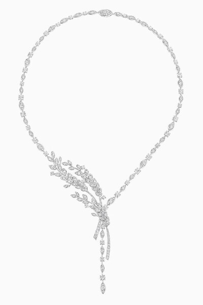 穗的项链设计。我已经尽力去找了，只能找到七条项链，实在凑不起九张，抱歉。#珠宝设计##设计# ​​​​