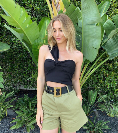 BY爱喝可乐的古娜小姐