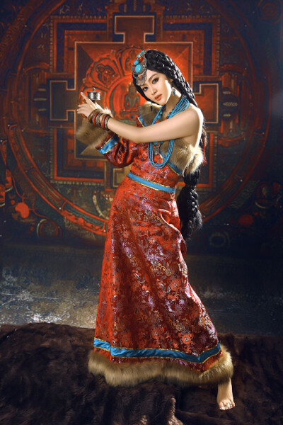 #民族# #服饰# #造型#