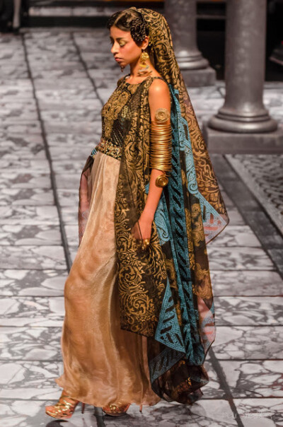 #民族# #服饰# #造型#