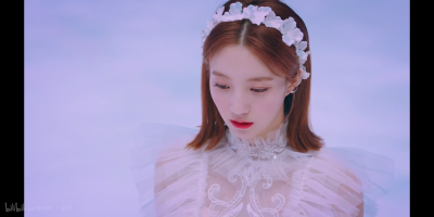 Oh My Girl 裴有彬