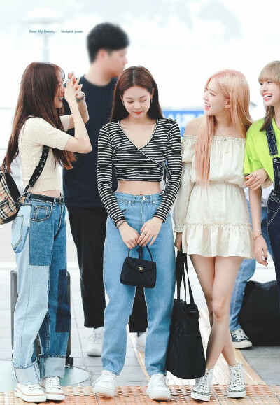 blackpink jisoo 金智秀 jennie 金智妮 rose ROSÉ 朴彩英 lisa↔