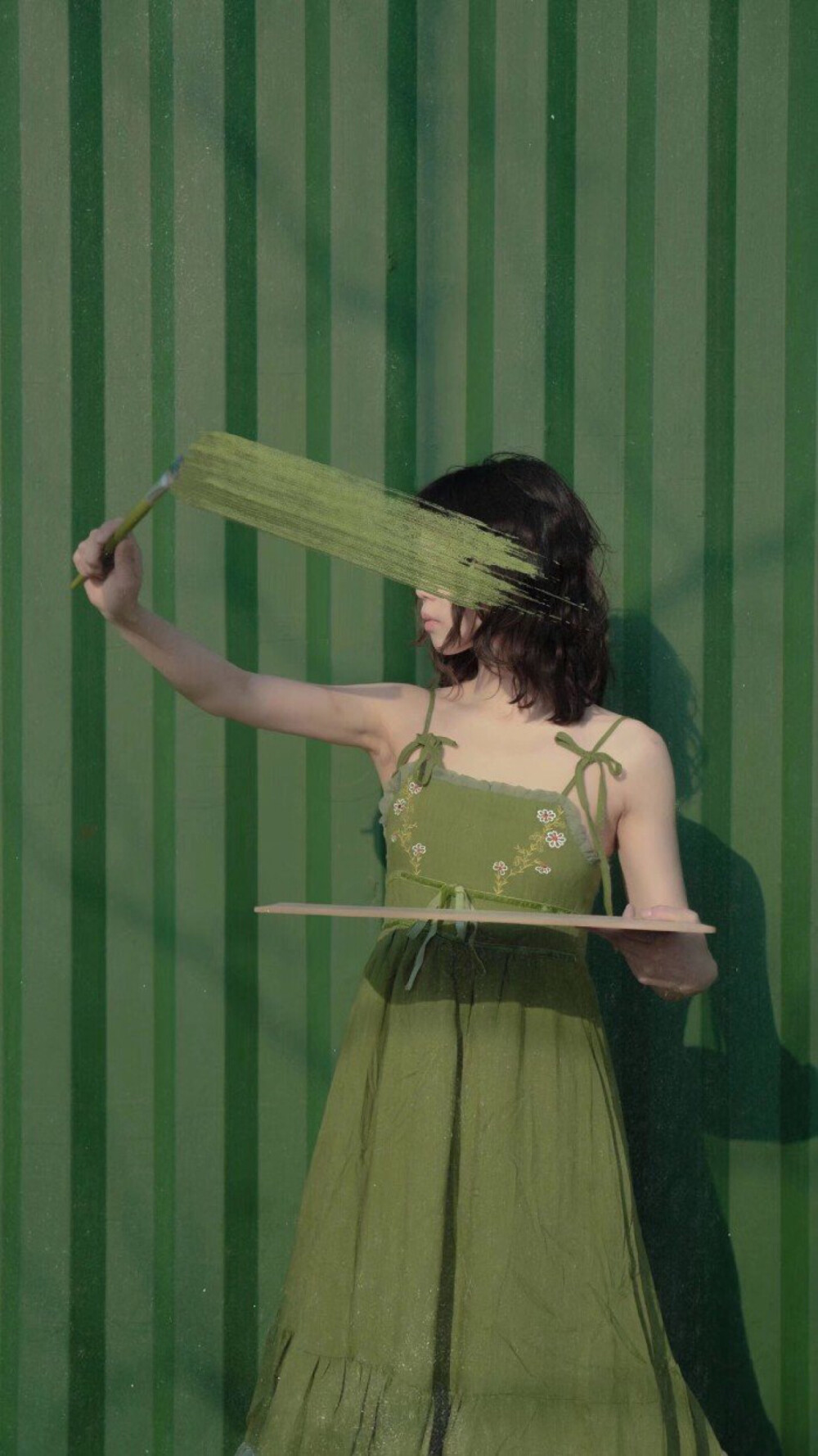 壁纸
源自VB：尼脑子瓦特啦