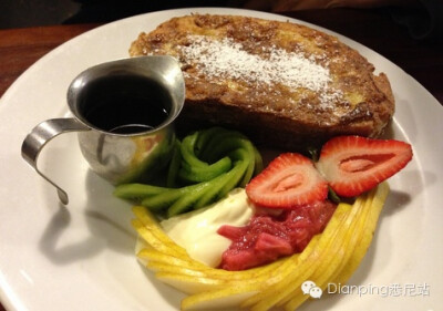 Fouratefive Cafe
地址：485 Crown St，Surry Hills 10年以来一直被评为 SydneyBest Cafe No. 1, 推荐尝试咖啡和Pancake，饮品都很不错，令人难以忘怀的美味。offee必点，freppe个人不推荐，茶具造型的chai latte，c…