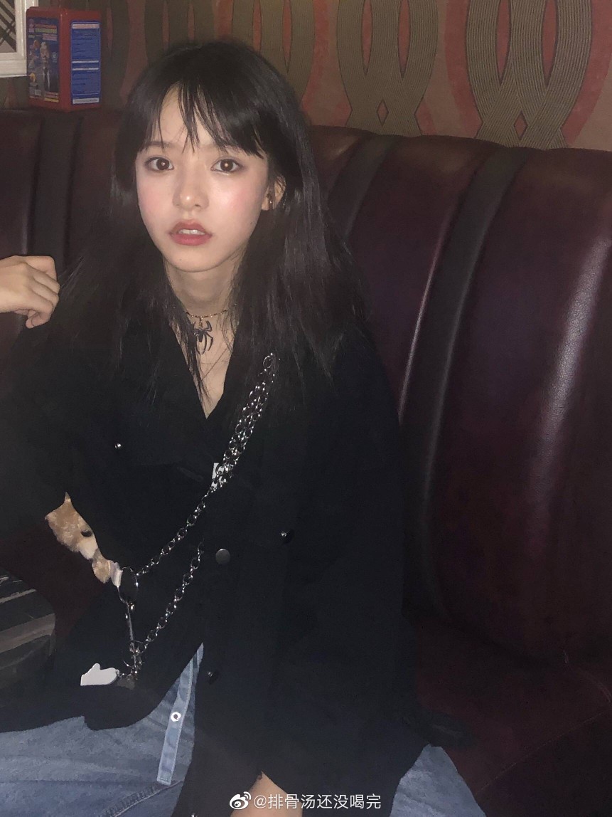 微博原图曾佳怡