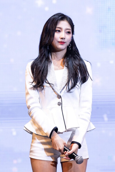 Lovelyz 郑叡仁