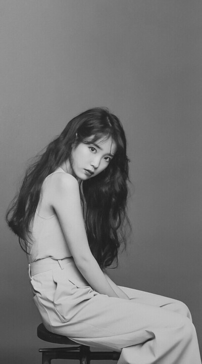 IU