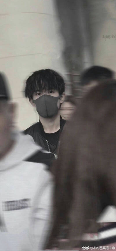 背景圖 易烊千玺