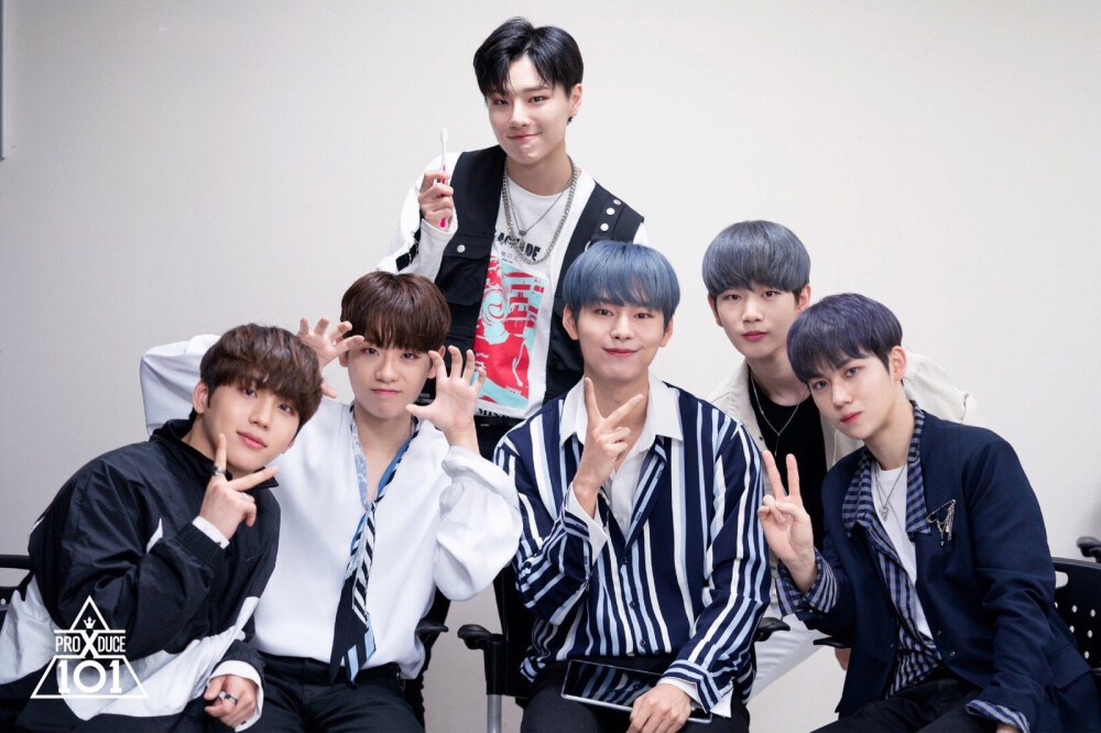  #曹承衍PRODUCE X 101#
@produce_x_101:Produce X 101"position评价"现场花絮照片曝光!
position评价现场! 在见到国民制作人之前，为你的的少年投票吧!
全球偶像培养计划《Produce X 101》
国民制作人,请多多关照!
每周五晚11点直播