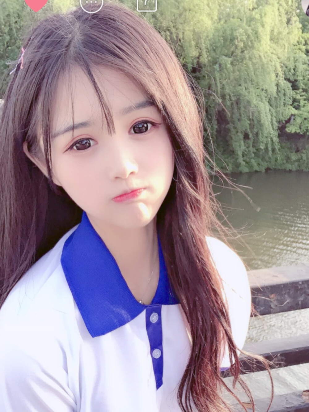 小姐姐草莓昔赞评论更多