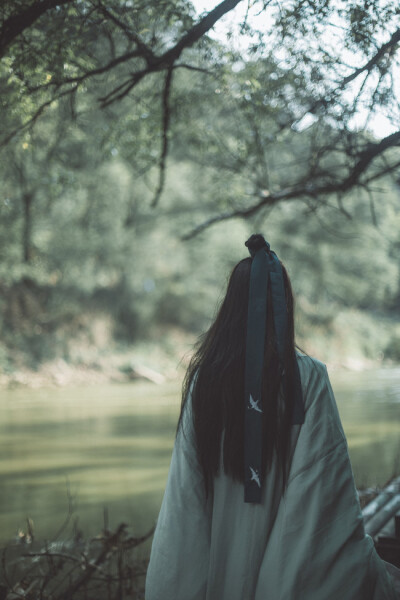 古风美女 背影 侧影 远景