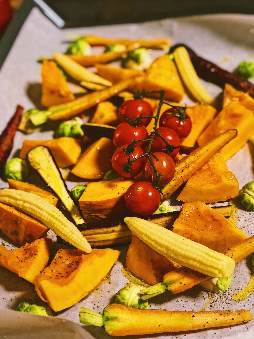 烤春鸡 大闸蟹 烤时蔬 南瓜派——— 去年万圣节