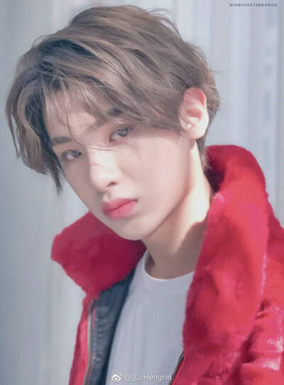 黄明昊