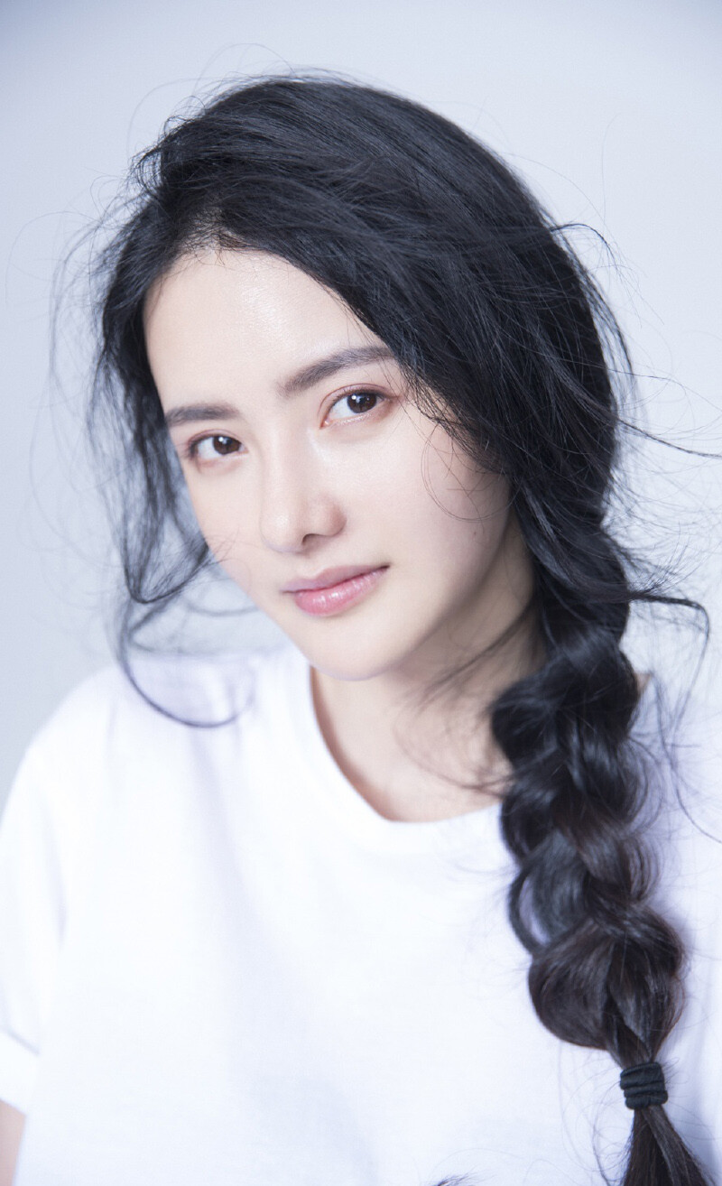 张芷溪,出生于甘肃省文县,中国内地女演员,就读于北京电影学院表演学
