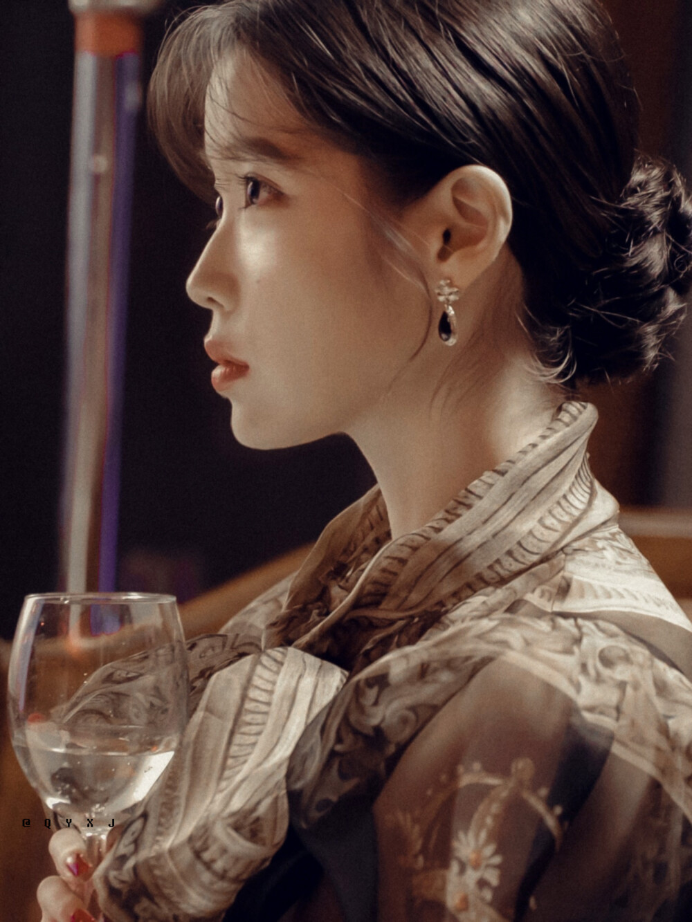 IU 李知恩 cr：青崖寻酒