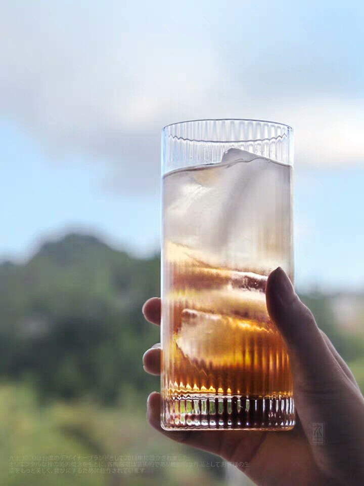 玻璃杯